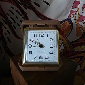 VINTAGE TRAVEL CLOCK